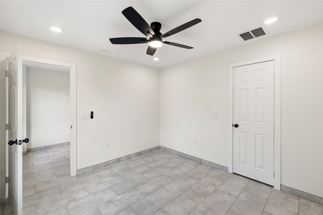 Building Photo - 6138 Brookfield Dr