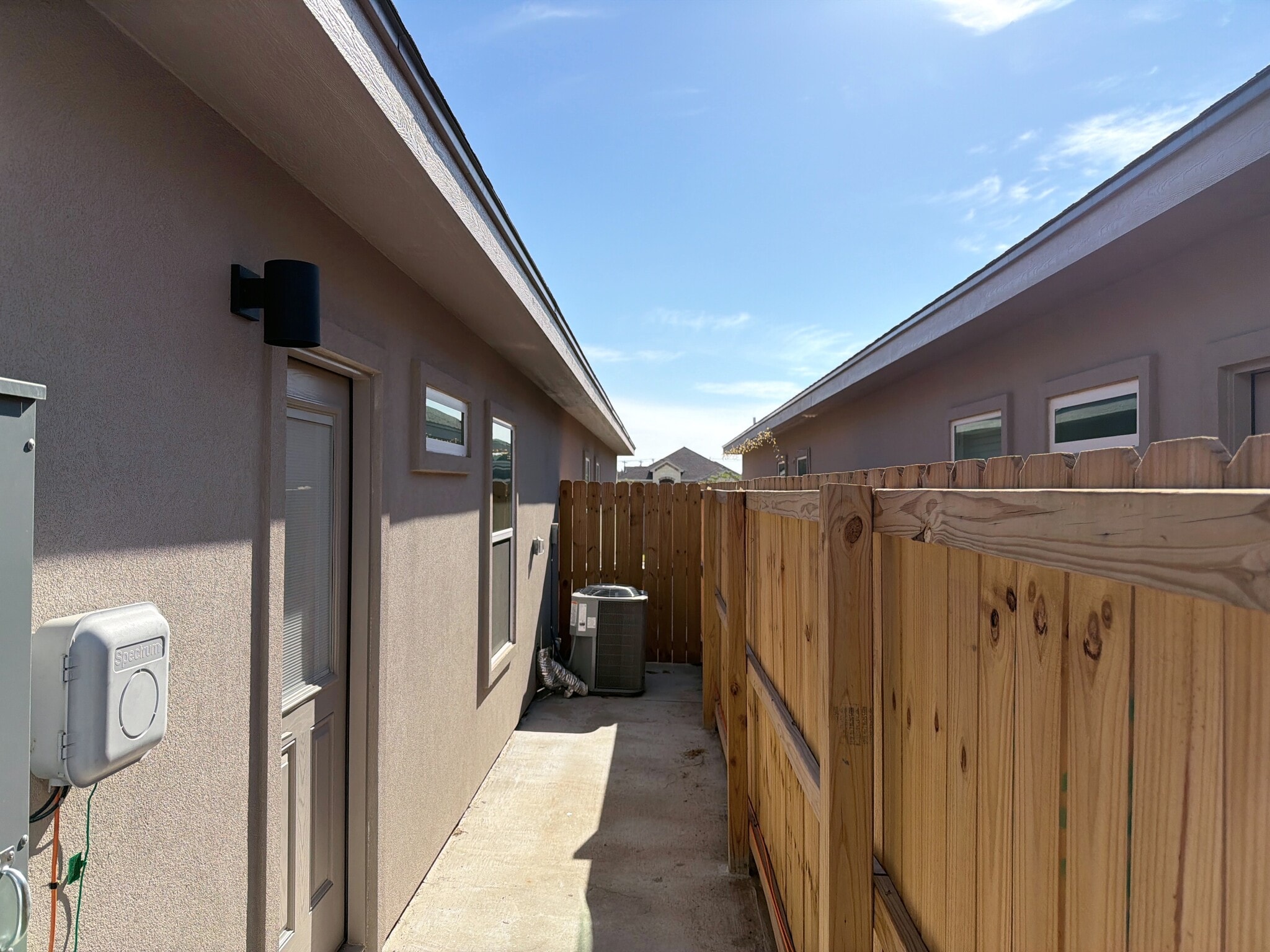 Building Photo - 3317 Duke Ave