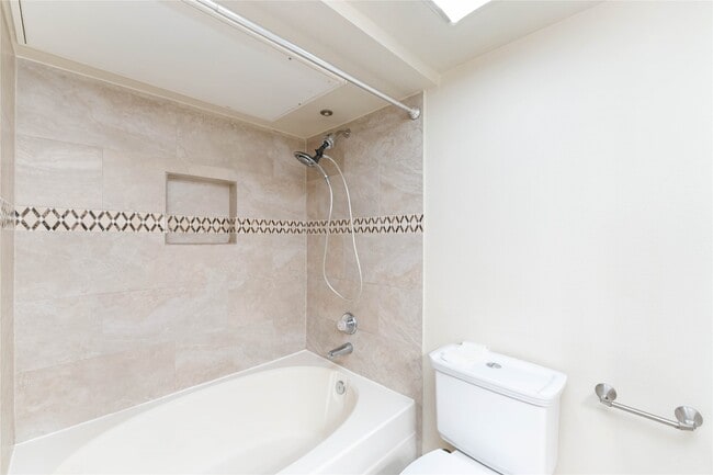 Building Photo - 3231 Allen Pkwy