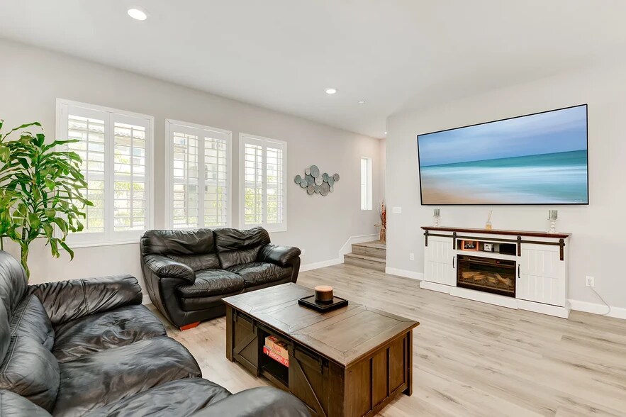 Building Photo - 11030 Peyton Way