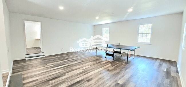 Building Photo - 10500 Rivertown Rd