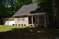 Building Photo - 16605 Janet Dr