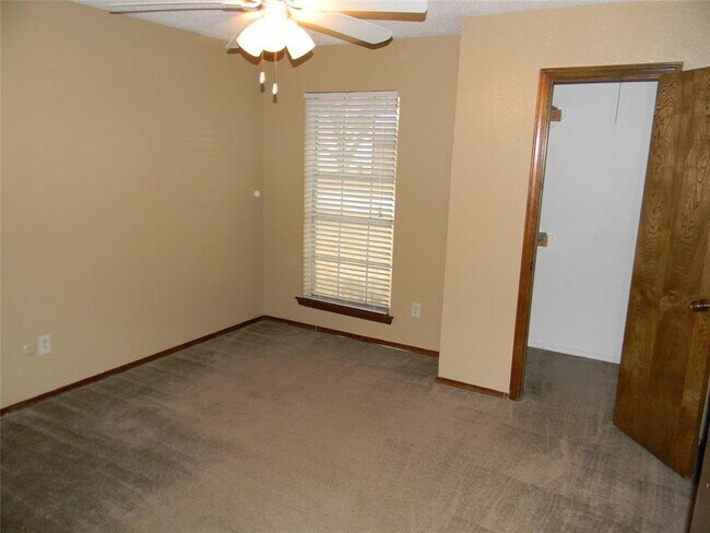 Building Photo - 7433 Timberhill Dr