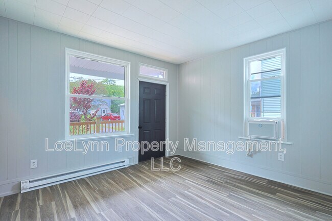 Building Photo - 14210 Temple St