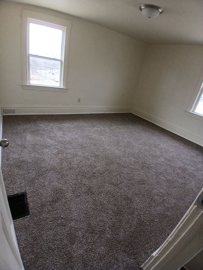 Building Photo - 730 Ashland Ave