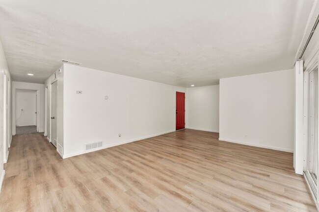Building Photo - 6429 Stoneman Dr