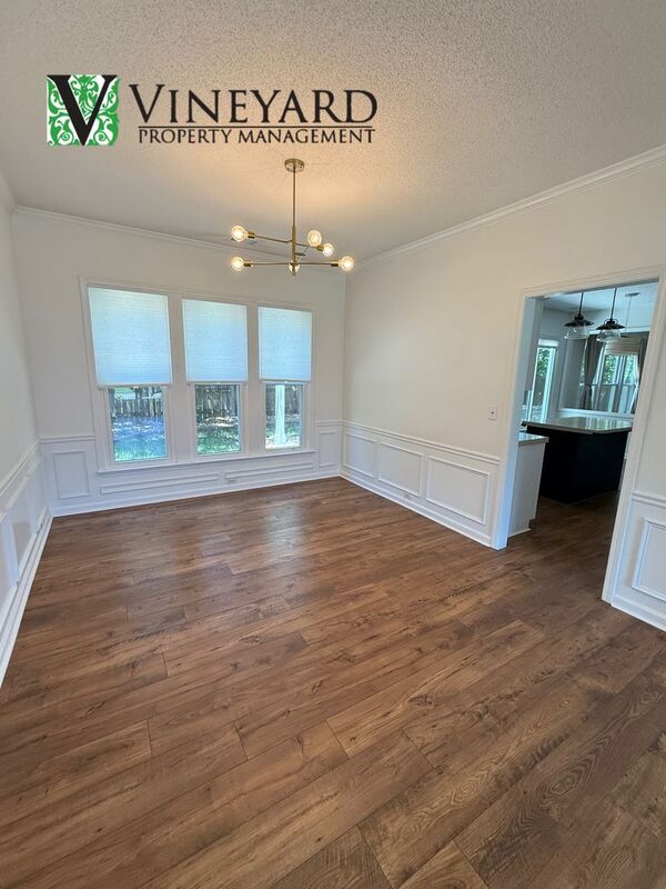 Building Photo - 303 Don Pierre Way