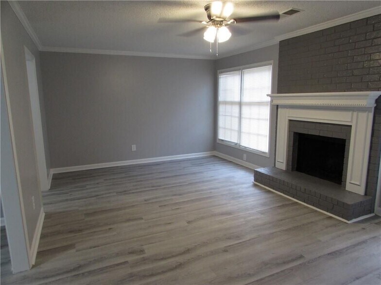 Building Photo - 1774 Twin Brooks Dr SE