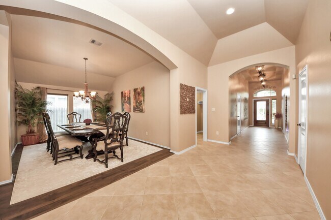 Building Photo - 4614 S Creekmont Dr