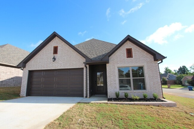 Primary Photo - Available Now! 3/2/2 in Whitehouse ISD!!