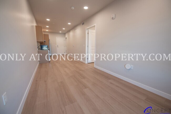 Building Photo - Elevate Your Lifestyle at Studio Crossing – Park City