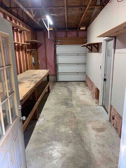 Building Photo - 1341 Rhoda Ln