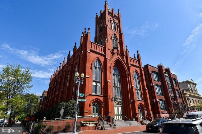 Building Photo - 1316 9th St NW