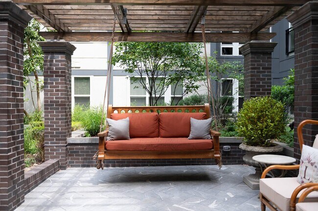 Building Photo - 1339 E St SE