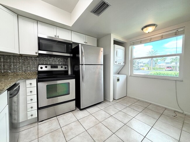 Building Photo - Recently Renovated Rental in Desirable Cap...