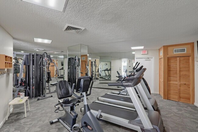 Building Photo - 2800 N Ocean Dr