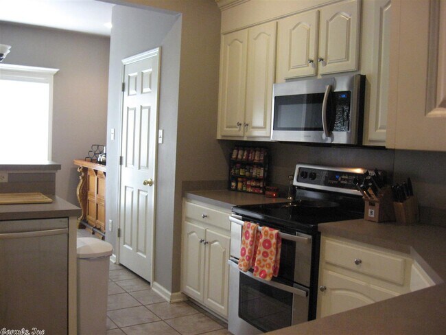 Building Photo - 3 Eagle Nest Ct