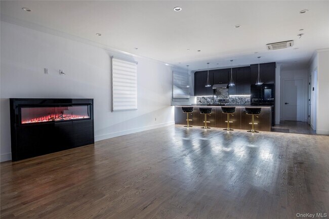 Building Photo - 622 W Penn St