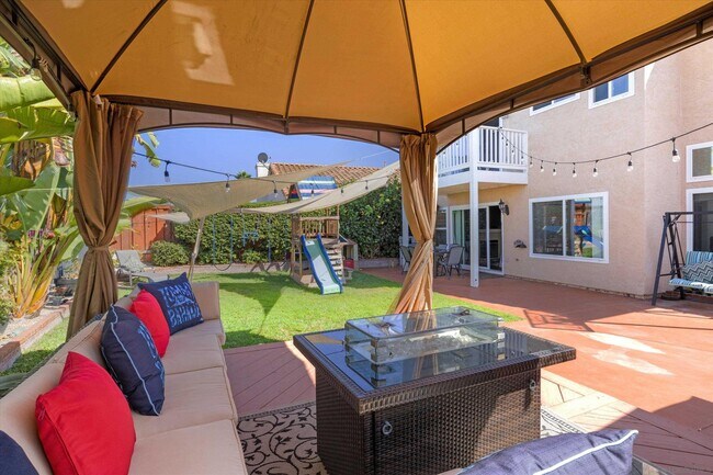 Building Photo - 3718 Via Las Villas