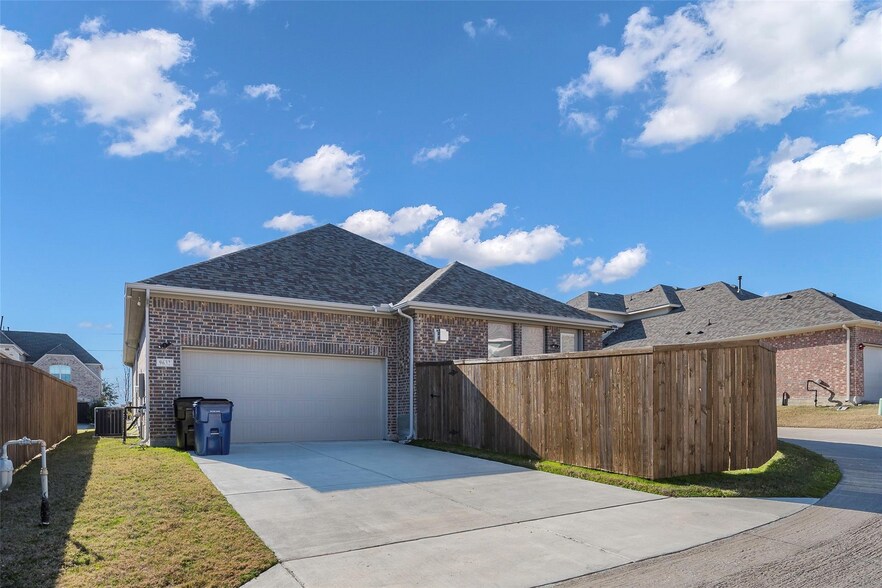 Building Photo - 9632 Beckett Dr