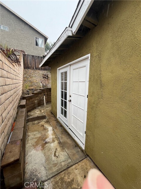 Building Photo - 21062 Larchmont Dr