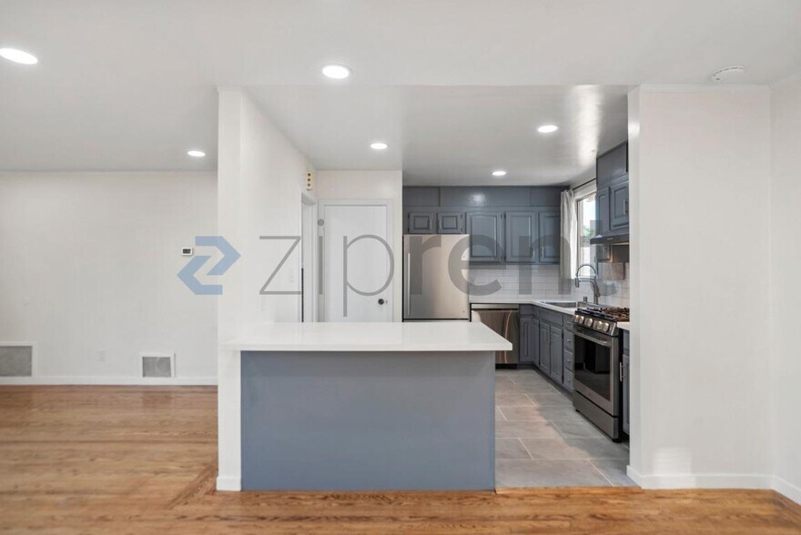 Building Photo - 109 Alta Mesa Dr