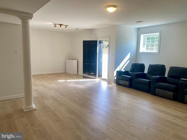 Building Photo - 7806 Birnam Wood Dr