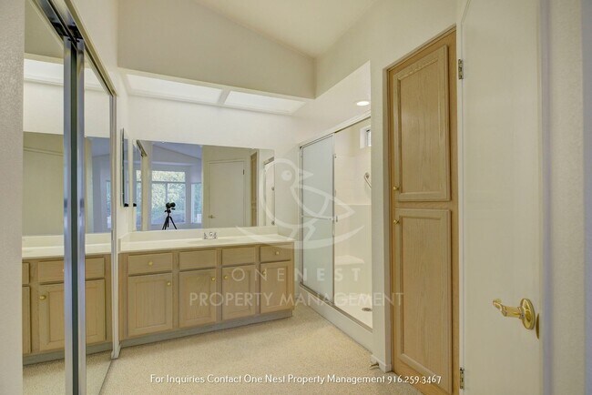 Building Photo - Welcome to Your Dream 55+ Oasis in Sun City Roseville!