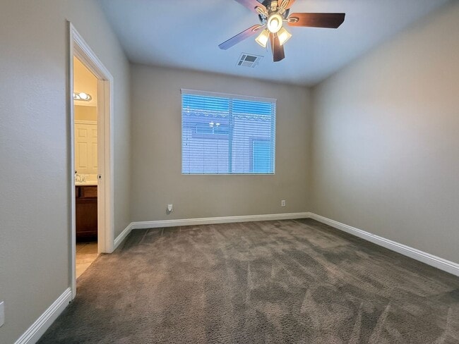 Building Photo - 116 Augusta Course Ave