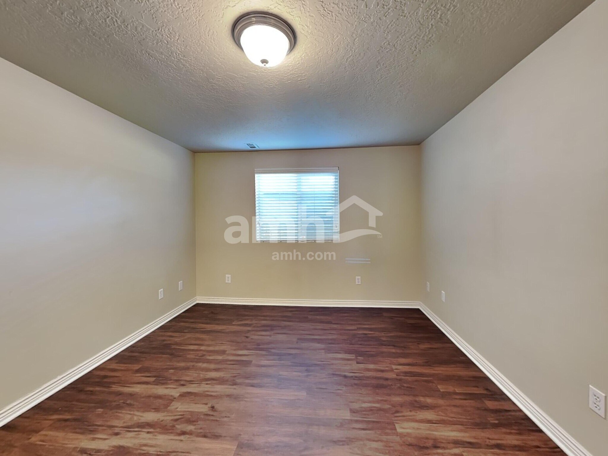 Building Photo - 1190 Inverness Dr