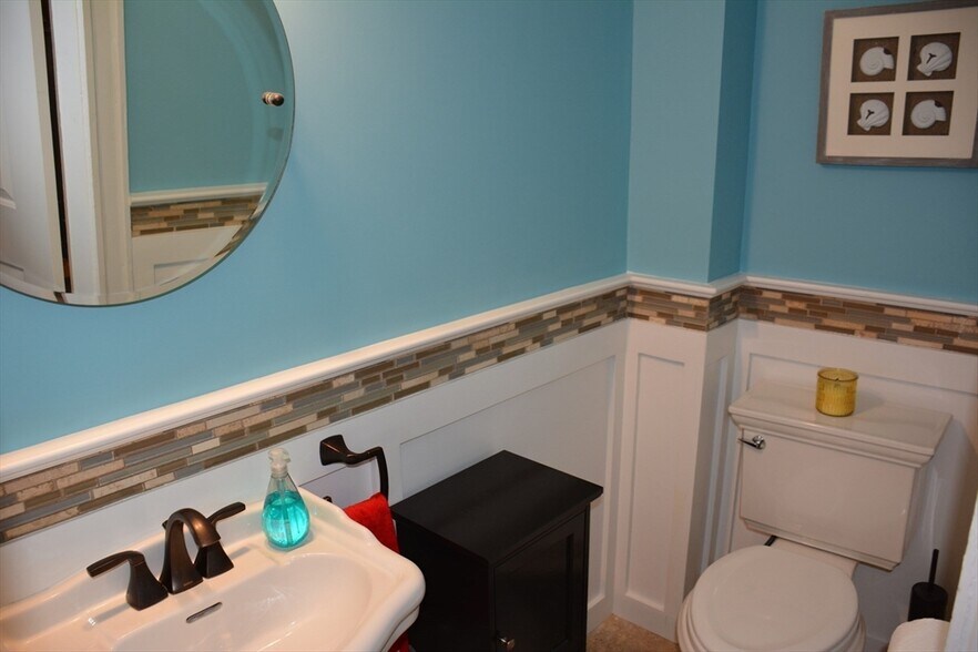 Building Photo - 33 Dwight St