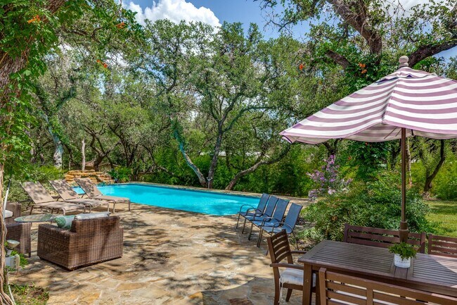 Building Photo - GORGEOUS RANCH-STYLE HOME ON WOODED 1.2 AC...