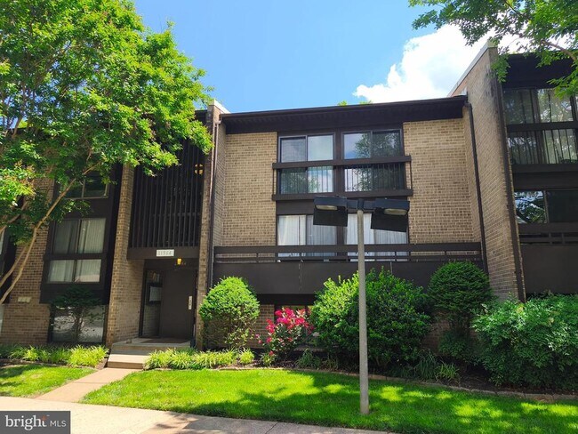 Building Photo - 11564 Rolling Green Ct