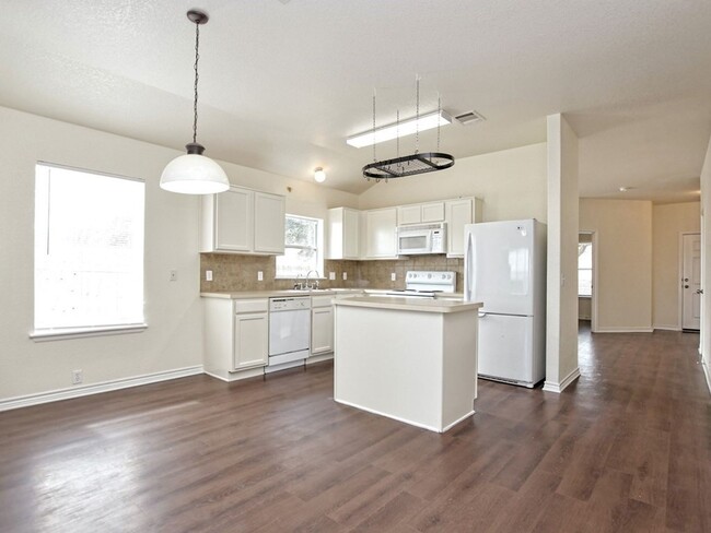 Building Photo - Beautiful 4 Bedroom / 2 Bath Home in Eagle...