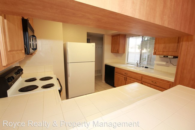 Building Photo - 3 br, 2.5 bath House - 7988 Playmor Terrace