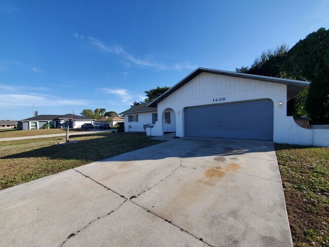 Building Photo - 1436 SE 33rd Terrace