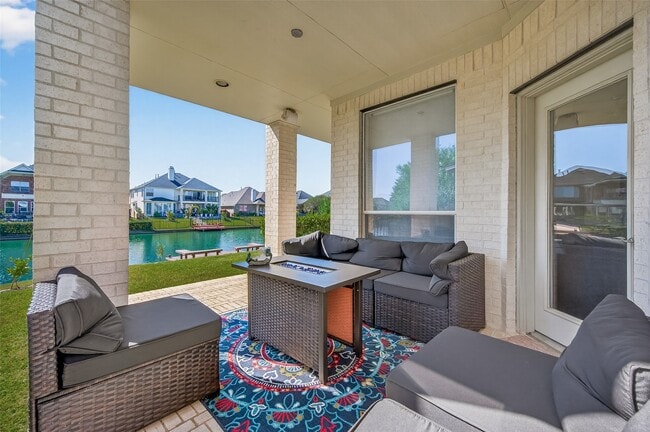 Building Photo - 17827 Harbour Bridge Point Dr