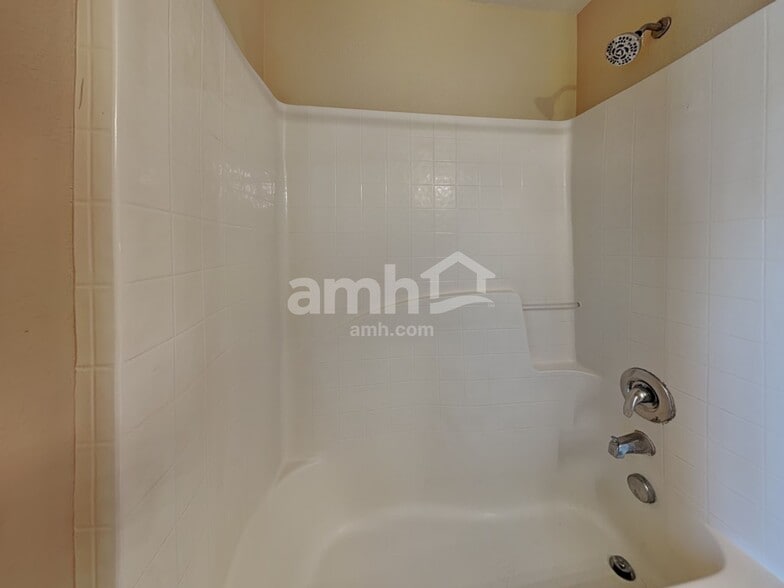 Building Photo - 934 Brenton Leaf Dr