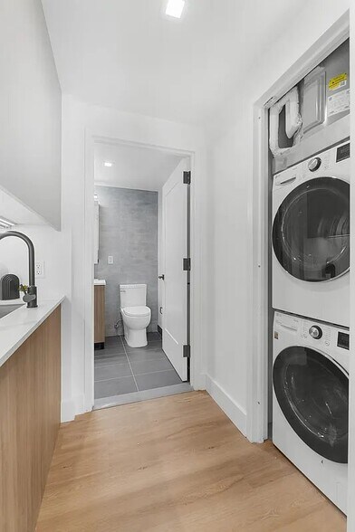 Building Photo - 63 Pitt St