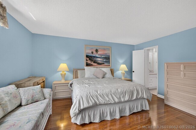 Building Photo - 630 Ocean Dr