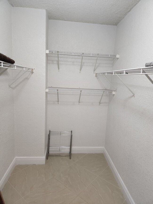 Building Photo - 2501 S Ocean Dr