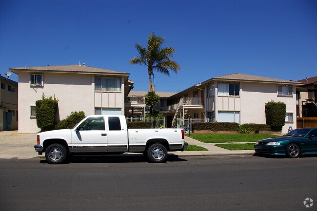 Primary Photo - 1542-1554 Diamond St