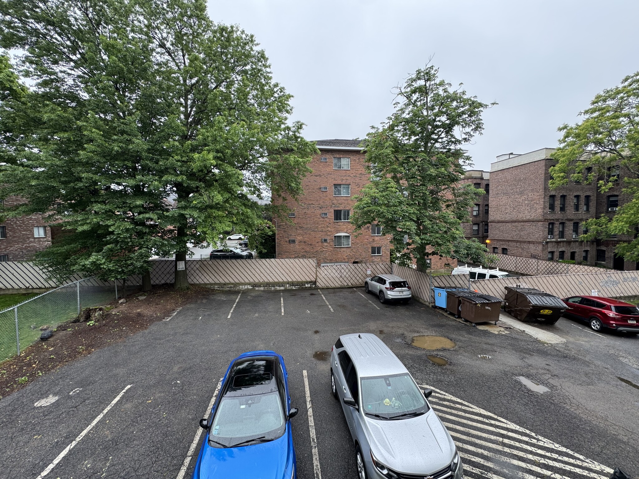 Building Photo - 65 Ashford St
