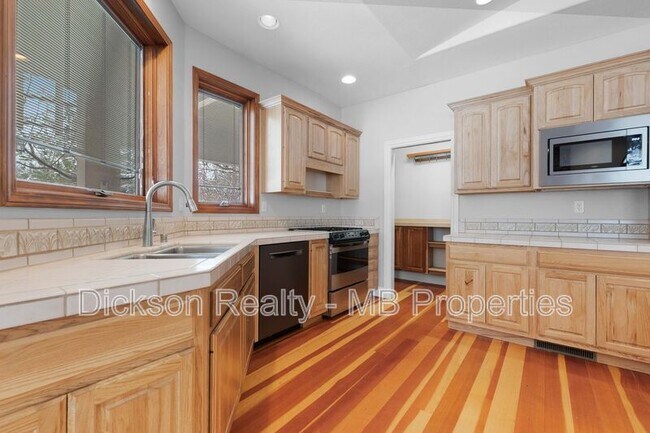 Building Photo - 711 Aspen Trail