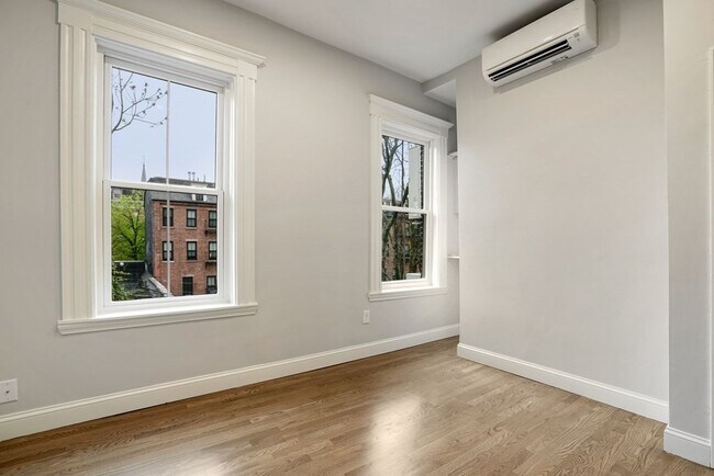 Building Photo - 512 Massachusetts Ave