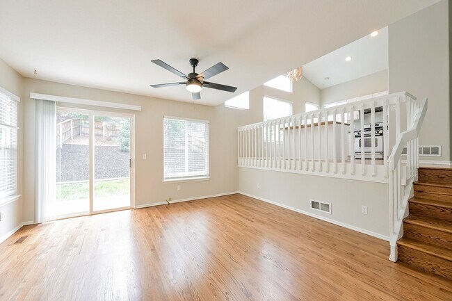 Building Photo - Highlands Ranch Newly Renovated 3 bed 2.5 bath