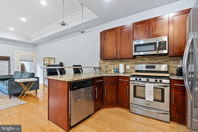 Building Photo - 1535 Fairmount Ave