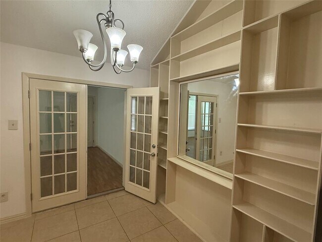 Building Photo - 4034 Kitchen Hill Ln