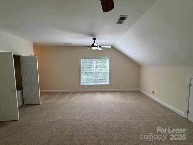 Building Photo - 7127 Weddington Brook Dr