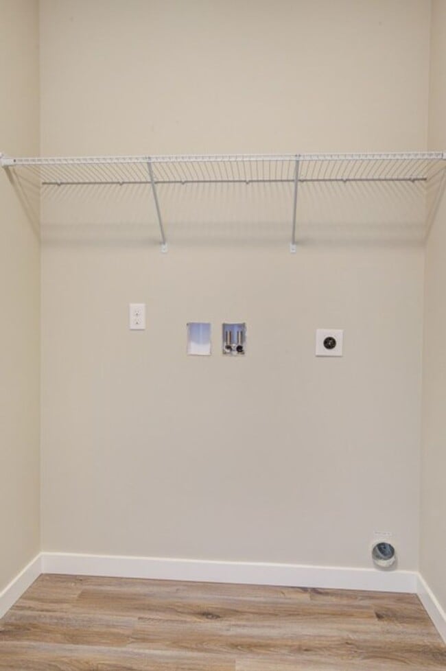 Building Photo - 8413 63rd Pl NE